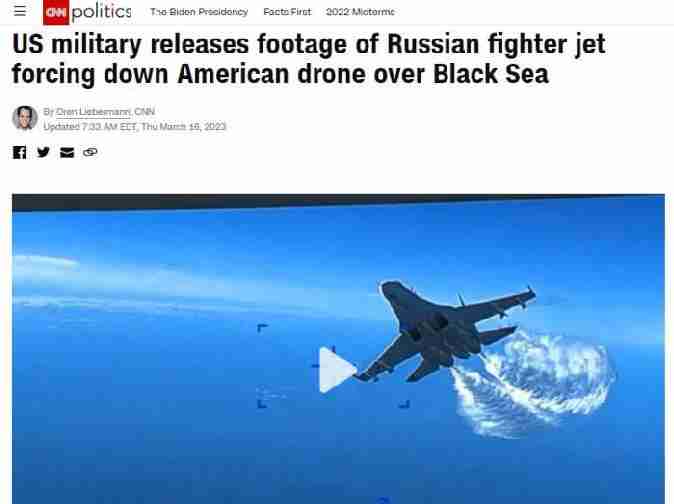 公布视频证明米国和俄罗斯的军用飞机在半空中相撞?